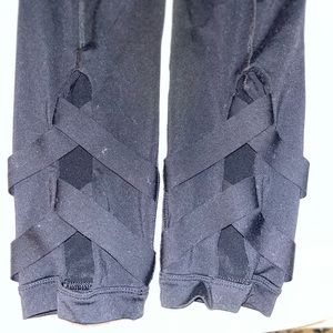 90 Degrees by Reflex Capris with Strap Backs closet clear out